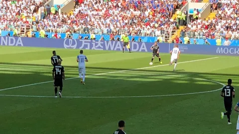 利兹联完胜切尔西3-0，门将失误库利巴利红牌离场